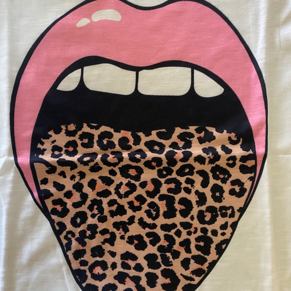 2 piece biker shorts and graphic shirt - Picture 3 of 3